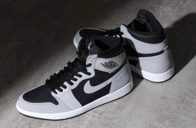 Jordan 1 gris store con negro y blanco